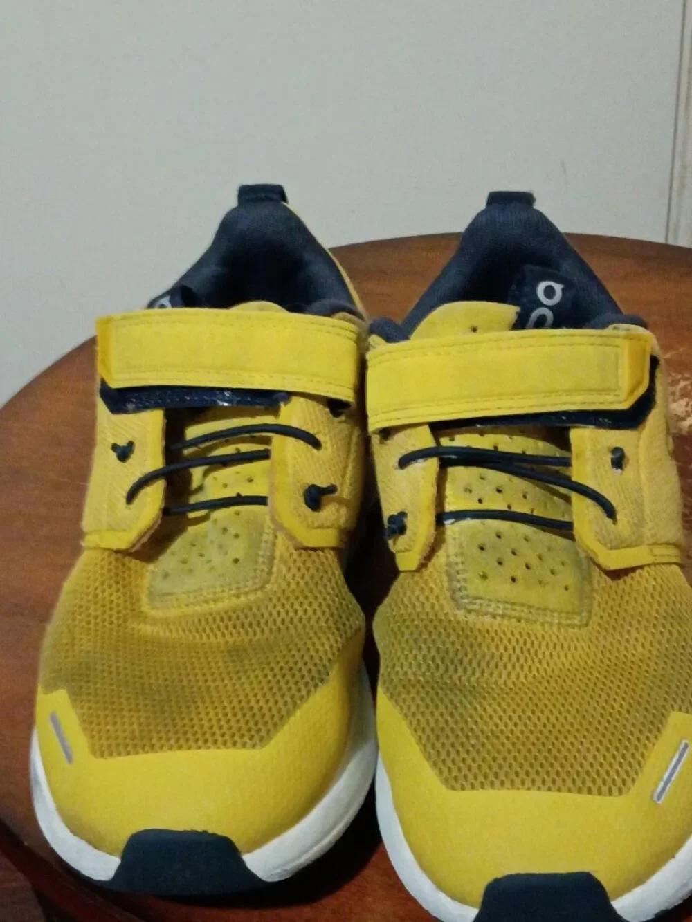 Kids On Cloud Play Mustard/White Athletic Shoes. Size 1.5K Youth